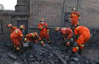 10 dead, 9 injured in China residential building fire