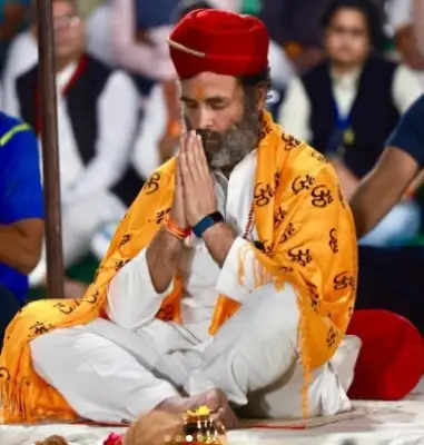 Bharat Jodo Yatra: Rahul prays at Omkareshwar temple in MP